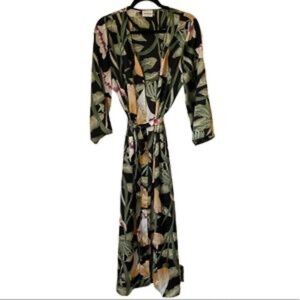 Floral Tropical Kimono with two side slits. M/L